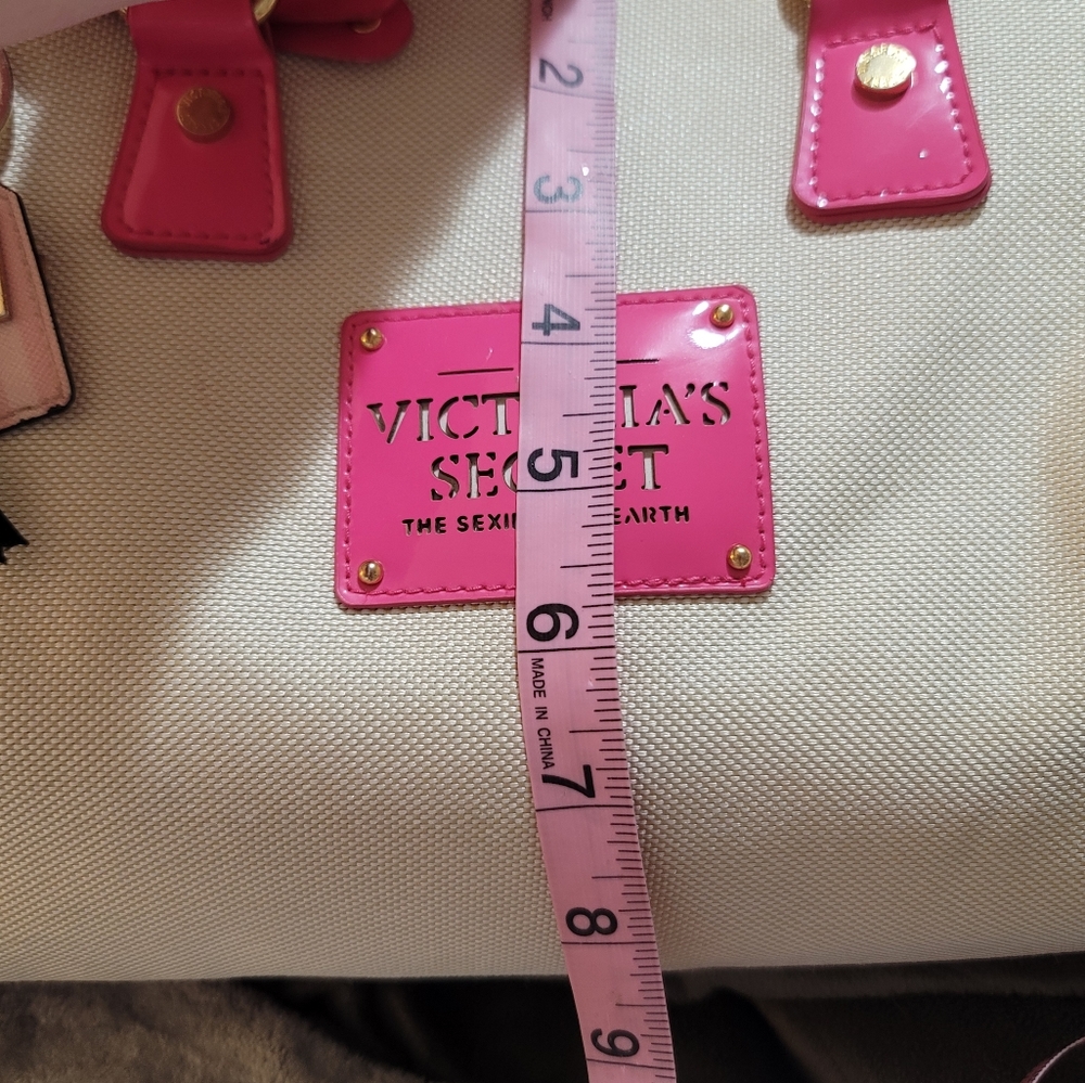 Beautiful Speedy Style Victorias Secret fun pink and smooth canvas style handbag - Picture 17 of 17